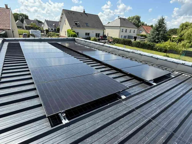 Installation des panneaux photovoltaïques sur un toit plat, Amiens, WALT ELECTRIQUE