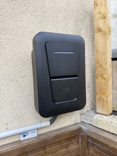 Walt Electrique pose une borne IRVE chez un particulier à Amiens, Amiens, WALT ELECTRIQUE