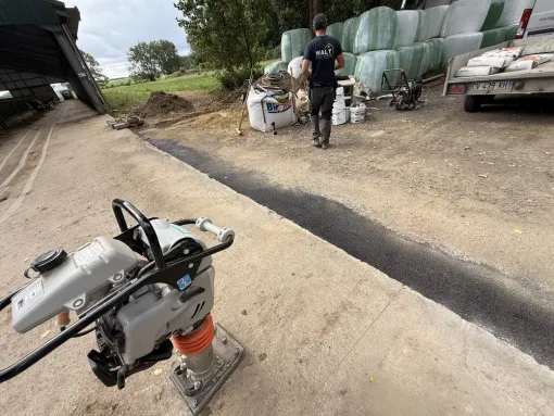 Walt Electrique poursuit ses interventions de passage de réseau enterré avec reprise d'enrobés et création de regards, Amiens, WALT ELECTRIQUE