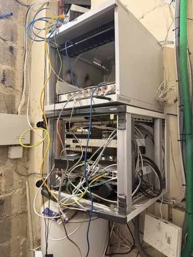 Walt Electrique intervient sur Amiens pour une dépose de baie informatique et une refonte du réseau, Amiens, WALT ELECTRIQUE
