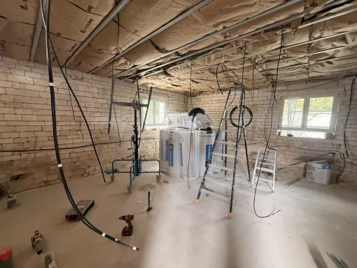 Tirage de câbles pour une révovation de grange sur Amiens, Amiens, WALT ELECTRIQUE