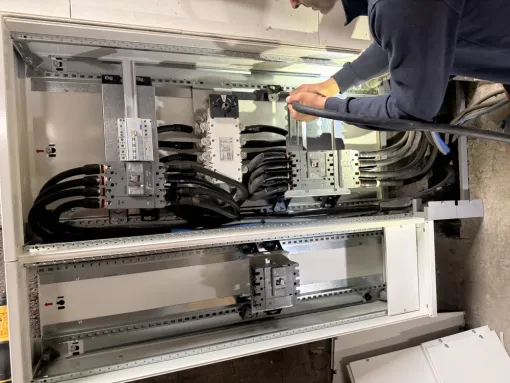 Câblage d'un inverseur de source près d'Amiens, Amiens, WALT ELECTRIQUE