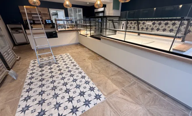 Rénovation d'une boulangerie prés d'Amiens avec tableau en tarif jaune, Amiens, WALT ELECTRIQUE