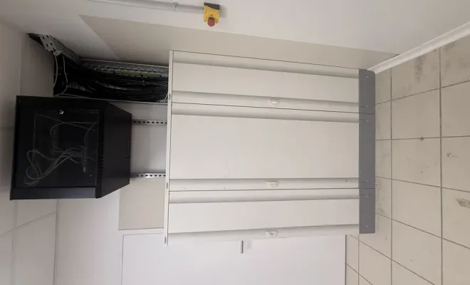 Rénovation d'une boulangerie prés d'Amiens avec tableau en tarif jaune, Amiens, WALT ELECTRIQUE